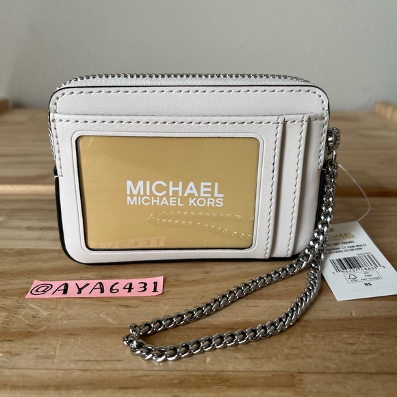 Michael Kors Card Case🎈🎈 - Picture 2 of 9